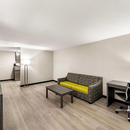 Hotel Clarion Pointe Rhinelander Downtown Extérieur photo