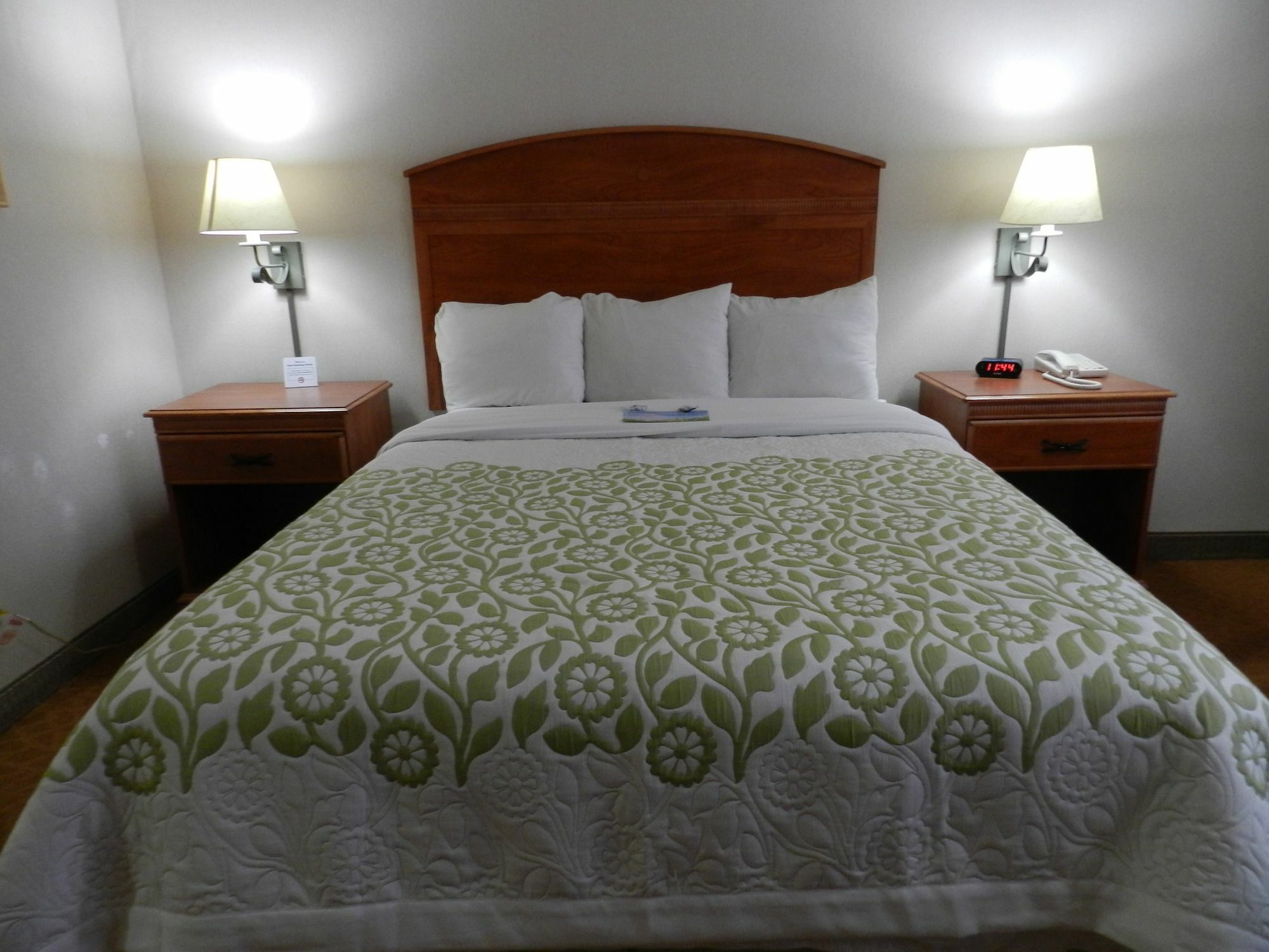 Hotel Clarion Pointe Rhinelander Downtown Extérieur photo